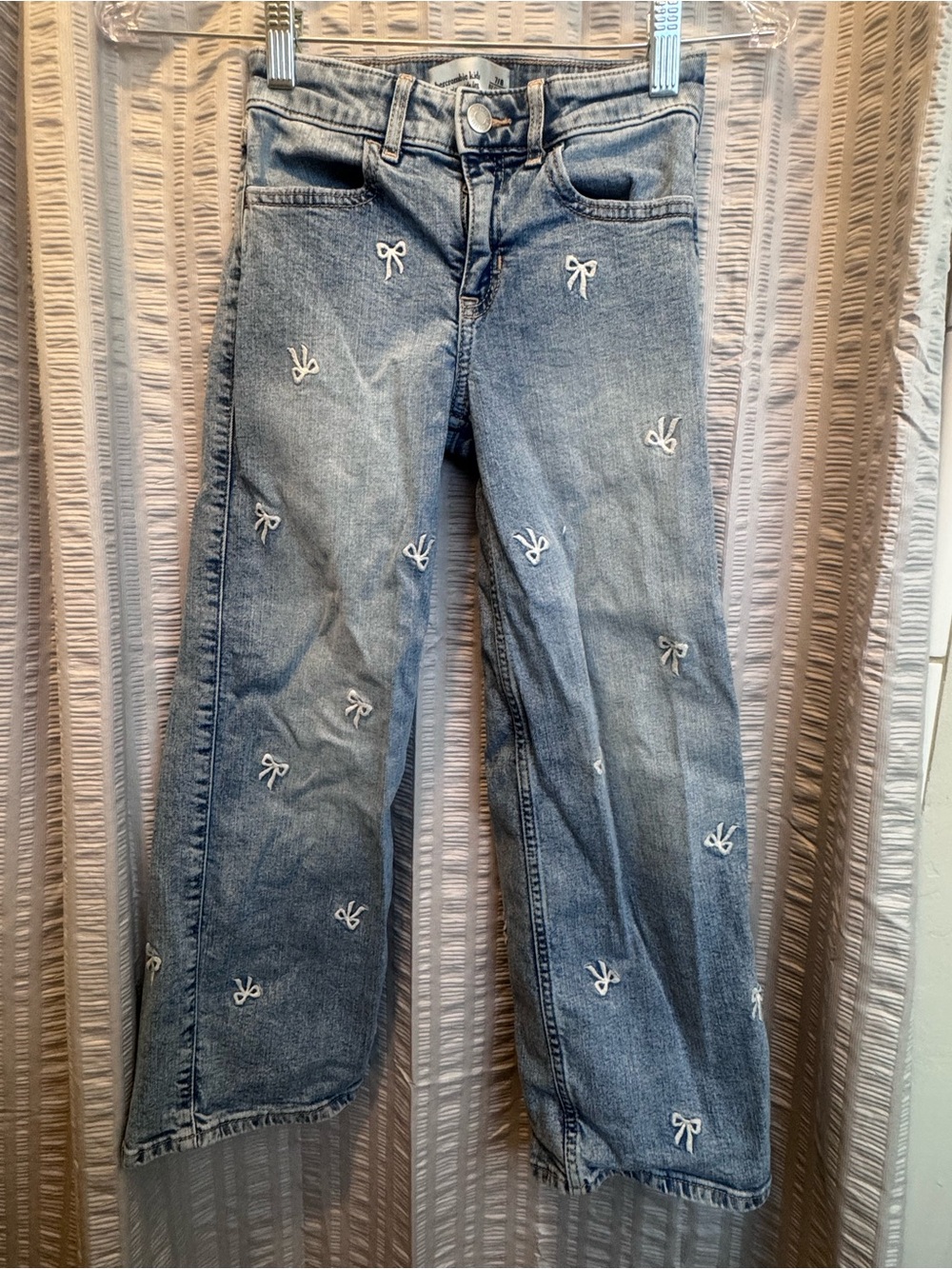 Abercrombie Kids Light Wash Embroidered Bow Jeans size 7/8